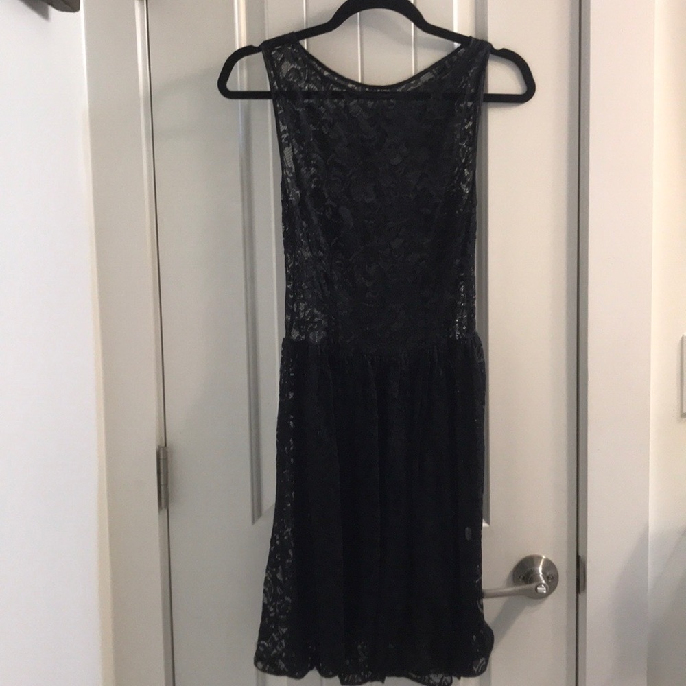 Black lace dress - Picture 4 of 4